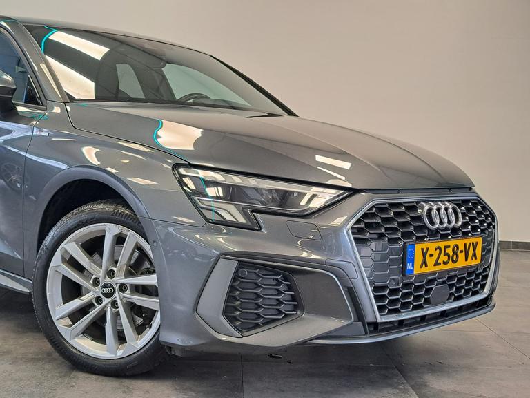 Audi A3 Sportback E-tron 40 TFSI e S edition Competition 2x S-line 17 Lmv, VCP, full led verlichting Hybride. afbeelding 3