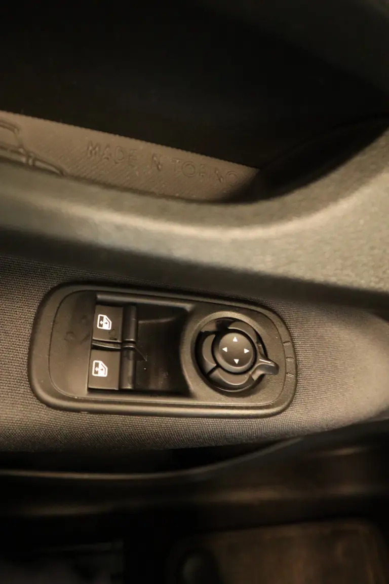Fiat 500E CABRIO Navigatie CruiseControl 16'lmv NAP! 2 jaar garantie mogelijk* (vraag naar de voorwaarden) afbeelding 12
