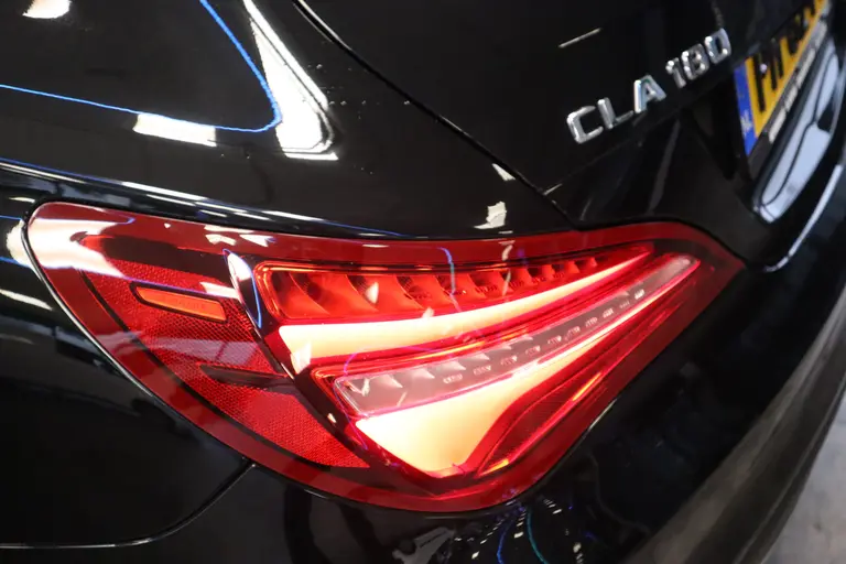 Mercedes-Benz CLA-Klasse Shooting Brake 180 Business Solution Navigatie CruiseControl 18'lmv afbeelding 6