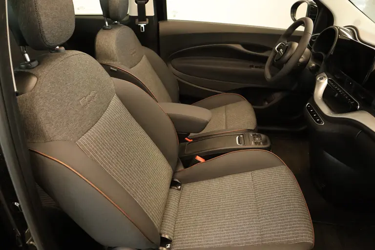 Fiat 500E CABRIO Navigatie CruiseControl 16'lmv NAP! 24 maanden garantie mogelijk (*vraag naar de voorwaarden) afbeelding 14