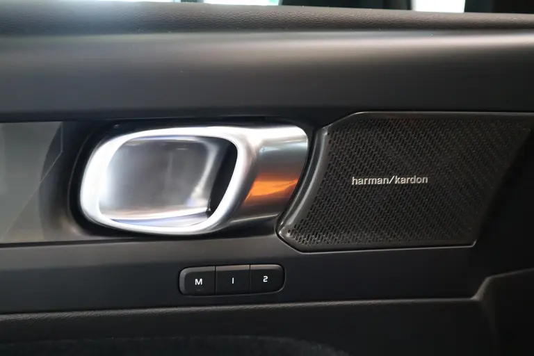 Volvo XC40 1.5 T4 Plug-in hybrid Ultimate Bright Panoramadak Navigatie Harman/Kardon CruiseControl afbeelding 10