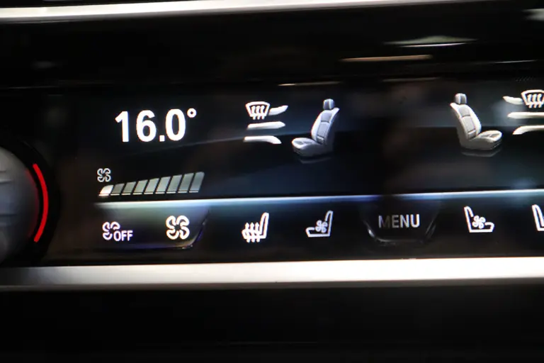 BMW 5 Serie 545e xDrive High Executive Edition M-sport Schuif/kantel dak Harman/Kardon afbeelding 18