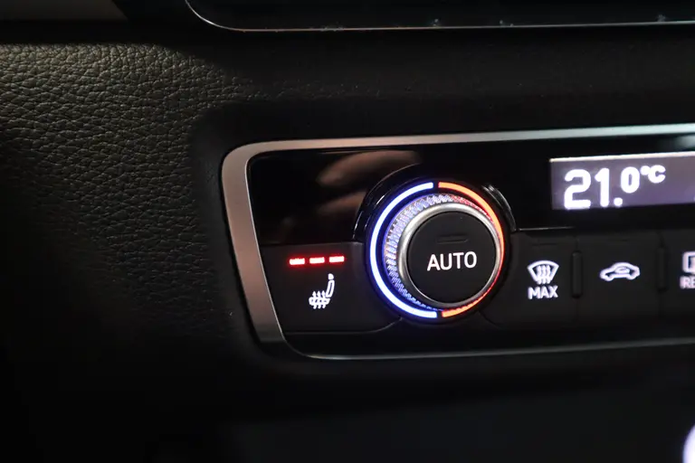 Audi A3 Sportback 1.4 e-tron Sport Navigatie el trekhaak 18LMV Cruise Control stoelverwarming afbeelding 15