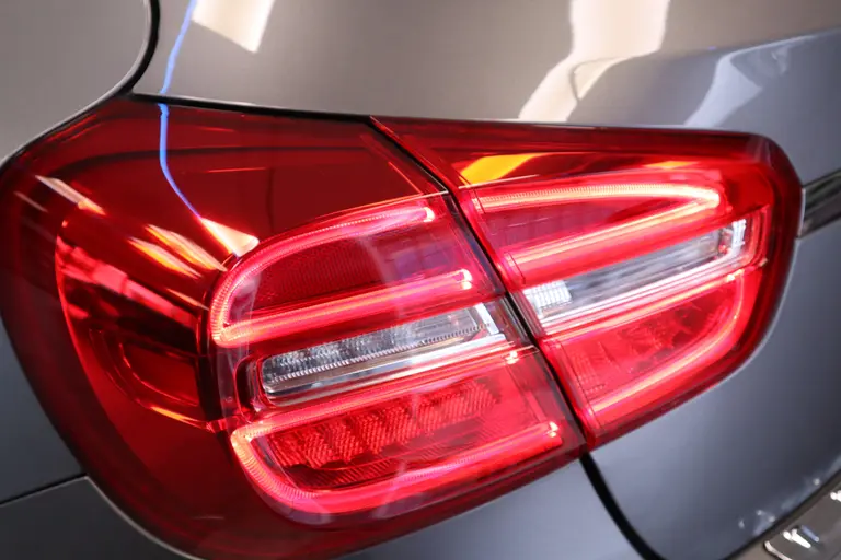 Mercedes-Benz GLA 200 Ambition Bi-Xenon CruiseControl 18'lmv afbeelding 7