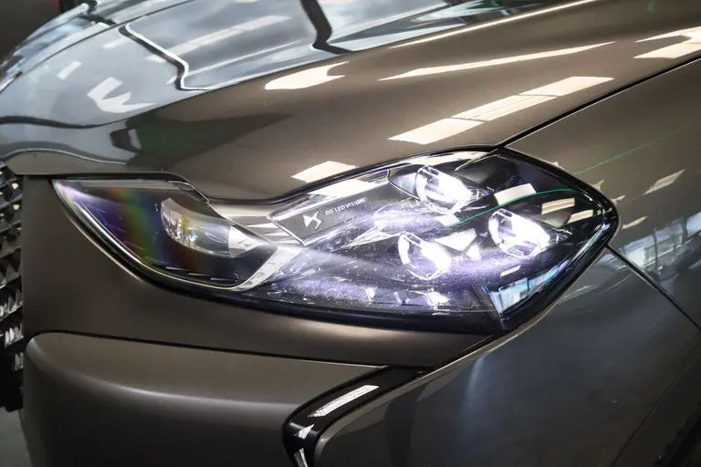DS DS 3 Crossback 1.2 PureTech Performance Line Full-led Navigatie 18'lmv 2 jaar garantie mogelijk* (vraag naar de voorwaarden) afbeelding 4