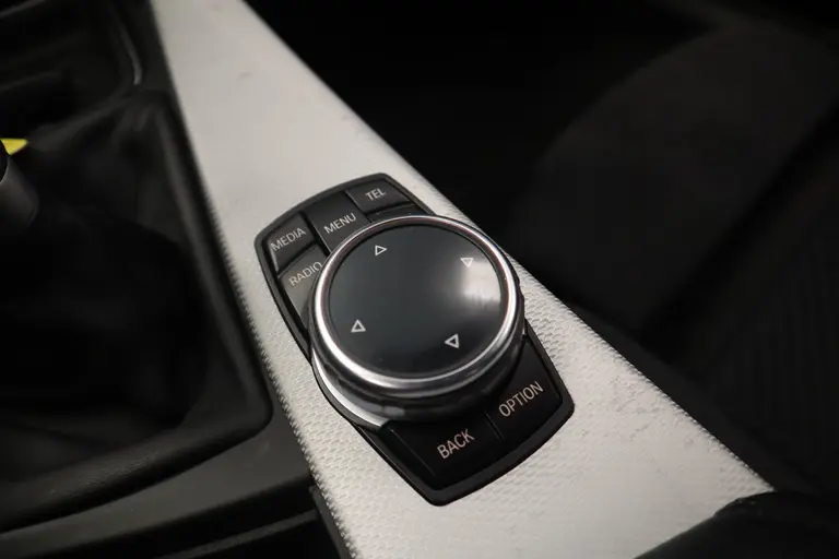 BMW 3-serie 316i Executive Cruise/Climate Navi M-Sport NAP Dealer onderhouden afbeelding 14