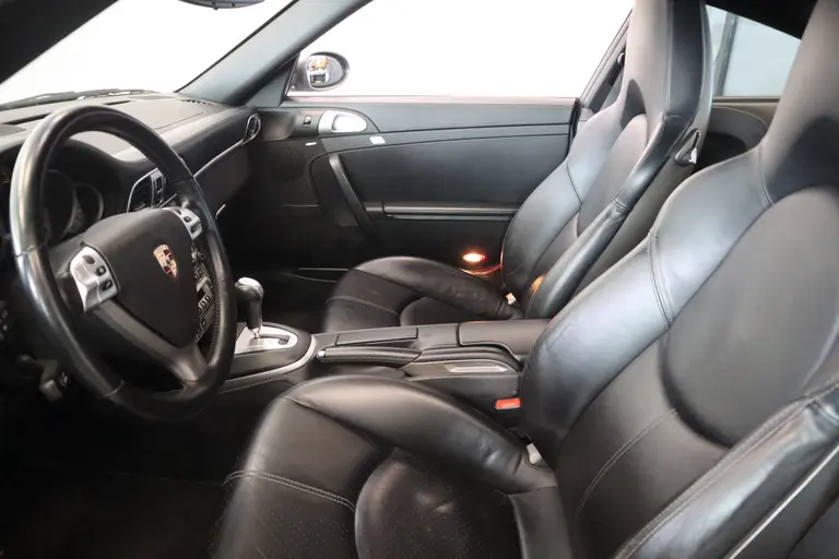 Porsche 911 3.8 Carrera 4S 355PK Navigatie 19LMV Volleder interieur met memorie Bose Installatie. afbeelding 7
