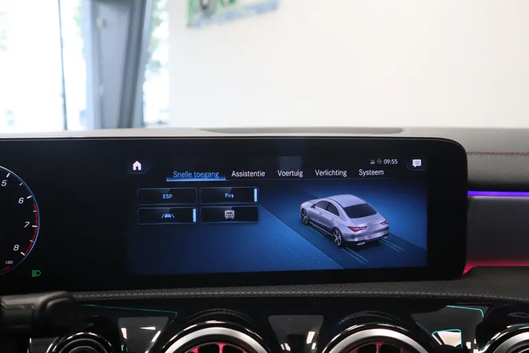 Mercedes-Benz CLA-Klasse 180 AMG Business Solution Luxery Sfeer verlichting Panoramadak, Ambi light, Navigatie, 18LMV, Matte kleur * 2e Paasdag zijn wij geopend van 12:00 tot 17:00uur! * afbeelding 22