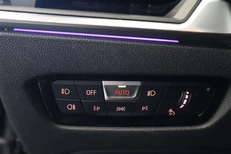 BMW 3 Serie Touring 320i High Executive Edition 184pk Navigatie Luxe Volleder Cruise Control Stoelverwarming sfeerverlichting afbeelding 20