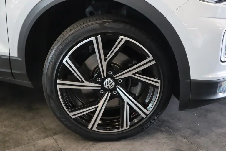 Volkswagen T-Roc 1.5 TSI Style 150pk Panoramadak Full-Led Navigatie 18'lmv afbeelding 4