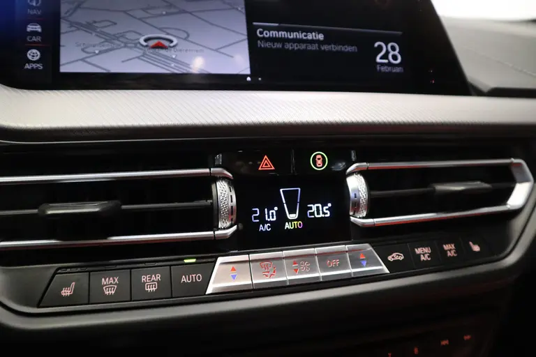 BMW 1-serie M135i xDrive High Executive Edition 306PK Headup Display Sportuitlaat Navigatie PDC VCP Cruise Control 19LMV  Volleder interieur Schaal stoelen 2 Jaar garantie mogelijk* ( vraag naar de voorwaarde) afbeelding 14