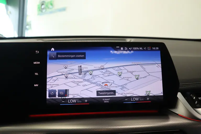 BMW X1 xDrive30e M Sport Cruise/Climate PDC Harman Kardon Schuif/Kanteldak afbeelding 19