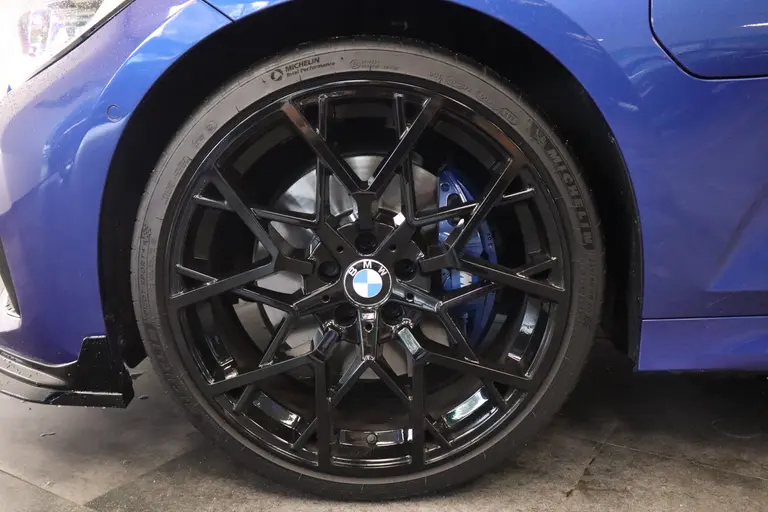 BMW 3-serie 330e High Executive Schuif/kanteldak ACC PDC Navi Co-Pilot HI-FI Laser Led Head-up Leder 20''LM M-Performance afbeelding 4