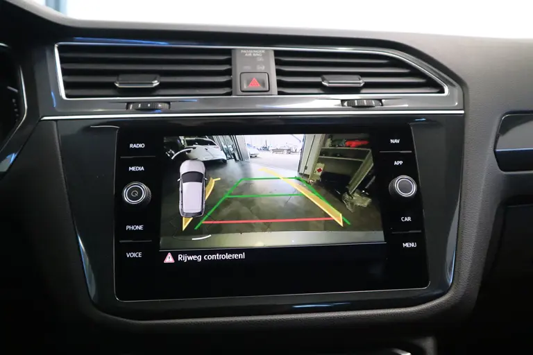 Volkswagen Tiguan Allspace 1.5 TSI Highline Business R 7-Persoons Panoramadak Navigatie Camera CruiseControl * 2e Paasdag zijn wij geopend van 12:00 tot 17:00uur! * afbeelding 18