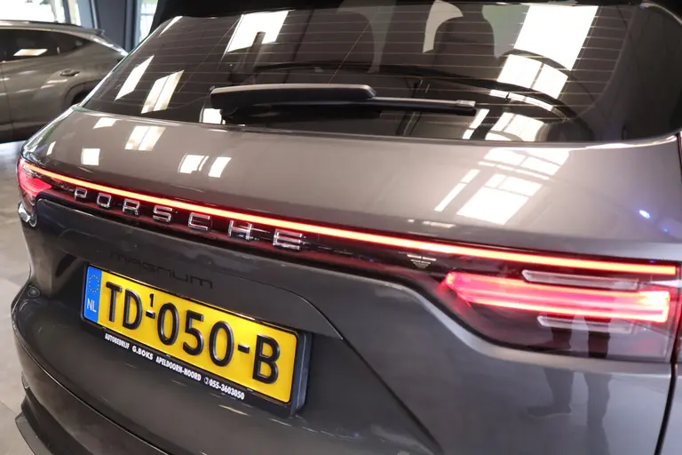 Porsche Cayenne 3.0 E-Hybrid BOSE Sport Chrono Leder Schuif/kanteldak Magnum afbeelding 6