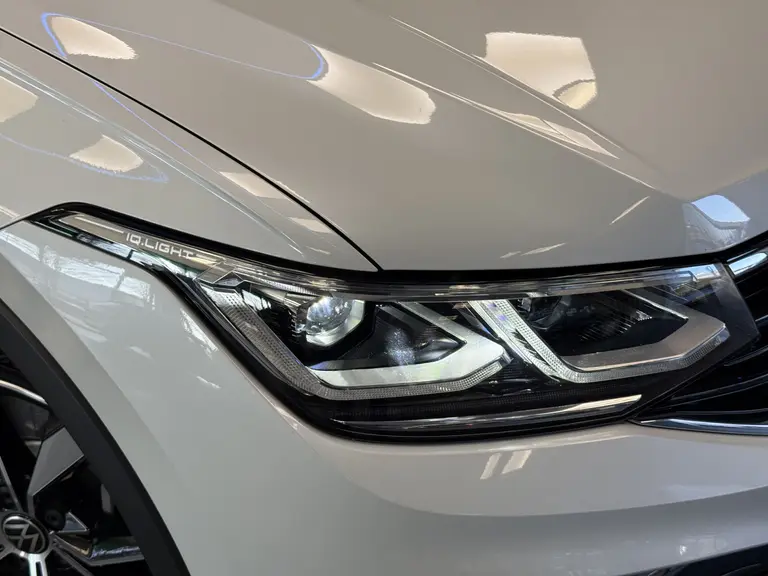 Volkswagen Tiguan 1.4 TSI eHybrid R-Line Business 245 PK Balck line Panorama ACC VCP Navigatie Sfeerverlichting afbeelding 4