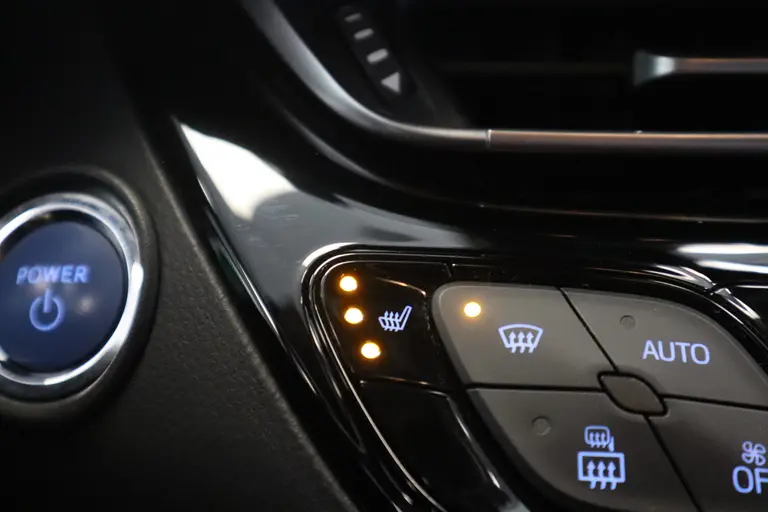 Toyota C-HR 1.8 Hybrid Bi-Tone Keyless Go & Start afbeelding 13