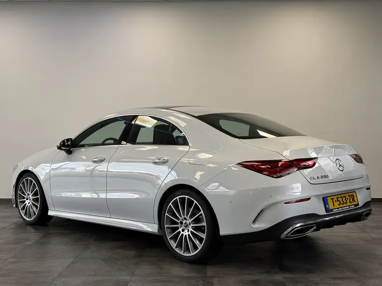 Mercedes-Benz CLA-Klasse 200 AMG Line Panoramadak Full-led Sfeerverlichting * 2e Paasdag zijn wij geopend van 12:00 tot 17:00uur! * afbeelding 3