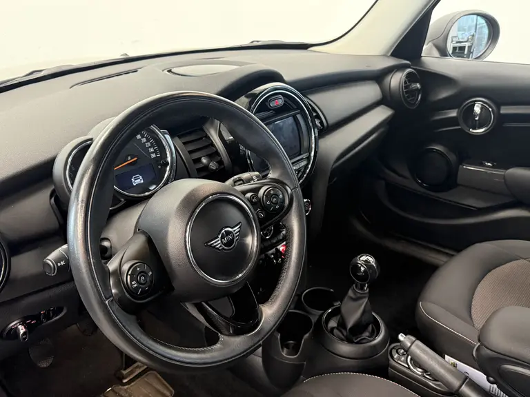 MINI Mini 1.5 One Salt 5-Drs. Airco CruiseControl Navigatie afbeelding 6