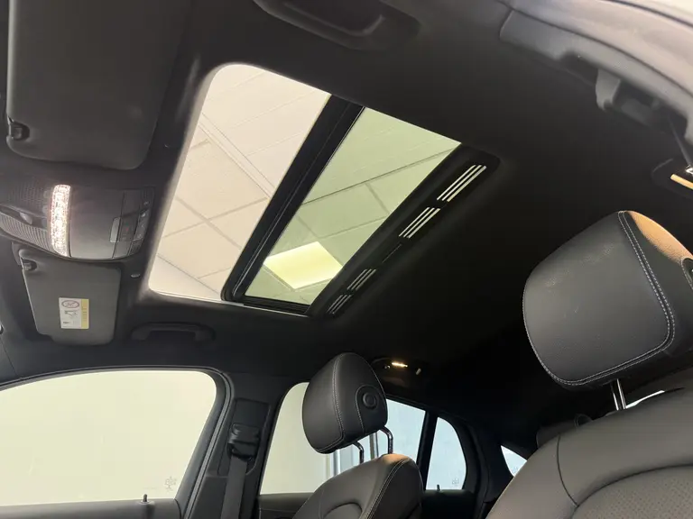 Mercedes-Benz GLC Coupé 300e 4MATIC Business Solution AMG Panoramadak PDC Achteruitrijcamera !! 2e Pinksterdag zijn wij geopend van 12.00 tot 17.00u !! afbeelding 23