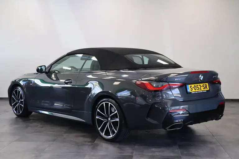 BMW 4 Serie Cabrio M440i xDrive High Executive 374 PK Navigatie 360Camera Volleder Apple carplay 19LMV Head up * 2e Paasdag zijn wij geopend van 12:00 tot 17:00uur! * afbeelding 3