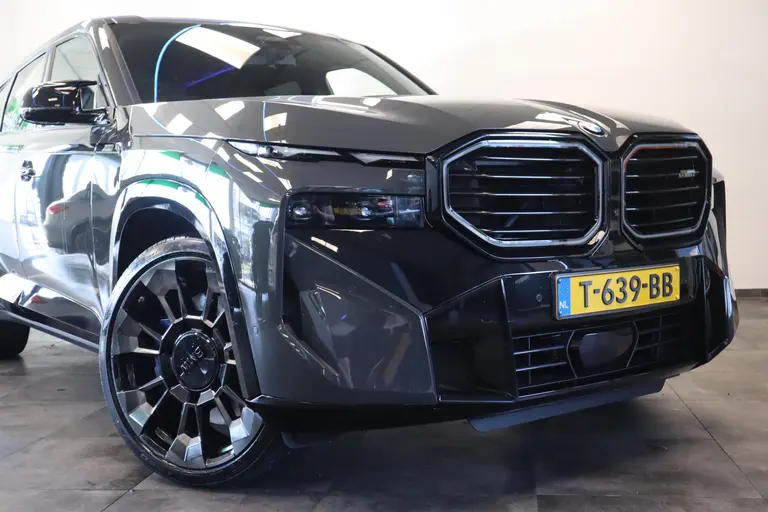 BMW XM PHEV 30 kWh Bowers & Wilkins 23''LM inidivual leder Trekhaak NL Auto * 2e Paasdag zijn wij geopend van 12:00 tot 17:00uur! * afbeelding 2