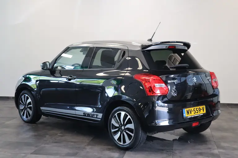 Suzuki Swift 1.0 Stijl 112PK Automaat TWo tone Color Navigatie Dab+ 16LMV Cruise Control Stoelverwarming afbeelding 3