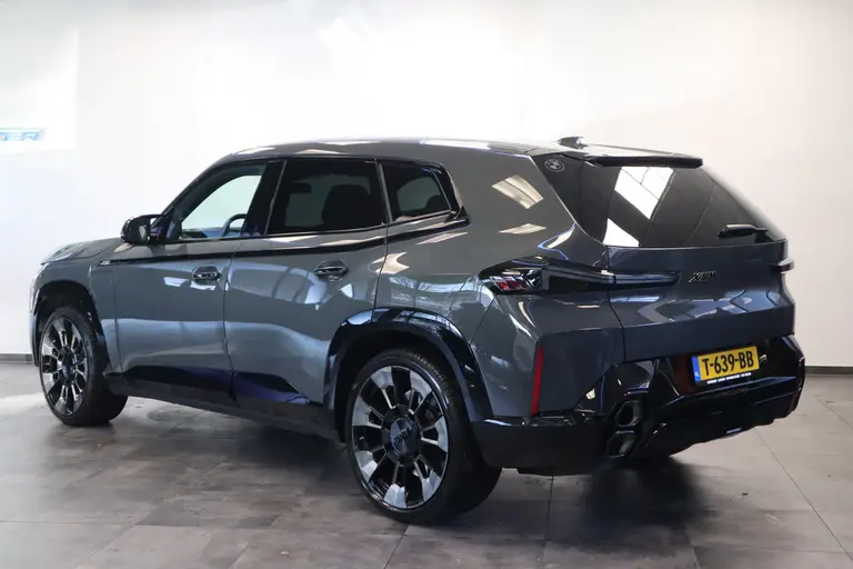 BMW XM PHEV 30 kWh Bowers & Wilkins 23''LM inidivual leder Trekhaak NL Auto * 2e Paasdag zijn wij geopend van 12:00 tot 17:00uur! * afbeelding 5