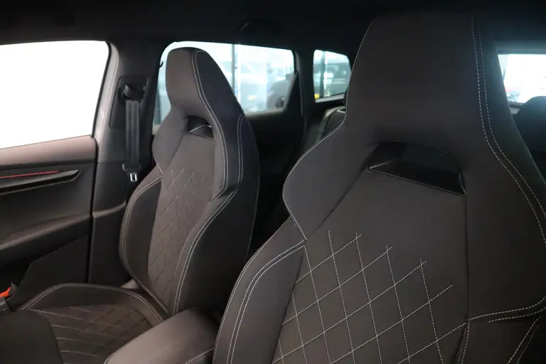 Skoda Karoq 1.5 TSI ACT Sportline Business CruiseControl Trekhaak Full-led afbeelding 10