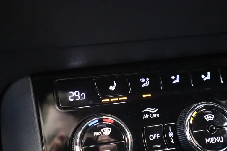 Skoda Karoq 1.5 TSI ACT Sportline Business Navigatie Schaal stoelen VCP 2 Jaar garantie mogelijk* ( vraag naar de voorwaarde) afbeelding 14