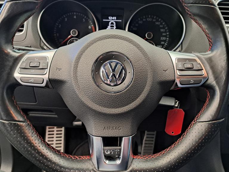 Volkswagen Golf 2.0 GTI Navigatie Cruise Clima akrapovic uitlaat 18"LM 261PK! afbeelding 9