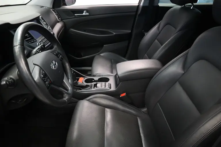 Hyundai Tucson 1.6 T T-GDI 4WD 177 PK 4WD GDI  Panoramadak  19 inch Lmv Navigatie trekhaak afbeelding 11