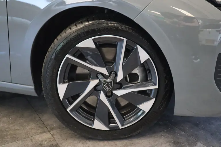 Peugeot 308 SW 1.6 Plug-in Hybrid 180 Allure Navigatie 17LMV PDC VCP Cruise Control Stoel/ Stuur Verwarming afbeelding 4