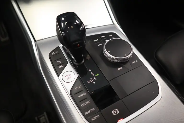 BMW 3-serie 330e High Executive Schuif/kanteldak ACC PDC Navi Co-Pilot HI-FI Laser Led Head-up Leder 20''LM M-Performance afbeelding 14