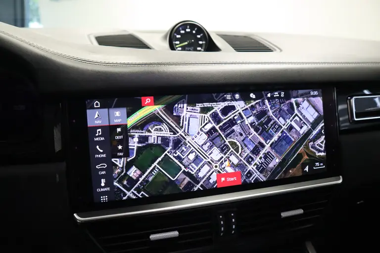 Porsche Cayenne 3.0 E-Hybrid BOSE Sport Chrono Leder Schuif/kanteldak Magnum afbeelding 19