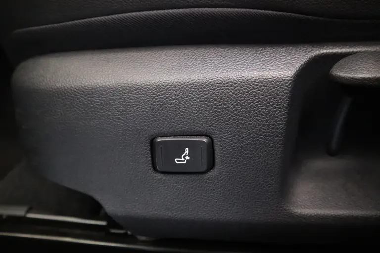Toyota Corolla Touring Sports 1.8 Hybrid GR-Sport 17LMV Cruise Control  Cruise Control Apple carplay 2 Jaar garantie mogelijk* ( vraag naar de voorwaarde) afbeelding 9