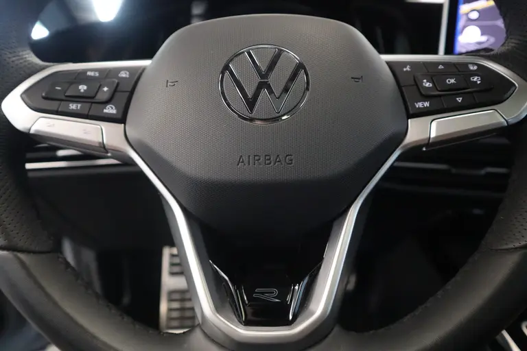 Volkswagen Golf 1.5 eTSI R-Line Edition ! Nieuw Type ! Panoramadak IQ-light Navigatie afbeelding 11