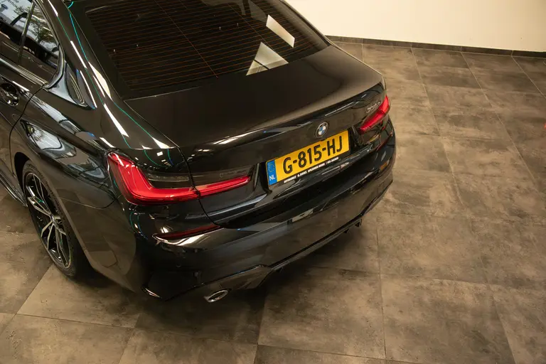 BMW 3-serie 330e High Executive M-Sport+ Head-up Laser-led Schuif/kanteldak 19"lmv 2 Jaar garantie mogelijk* ( vraag naar de voorwaarde) afbeelding 8