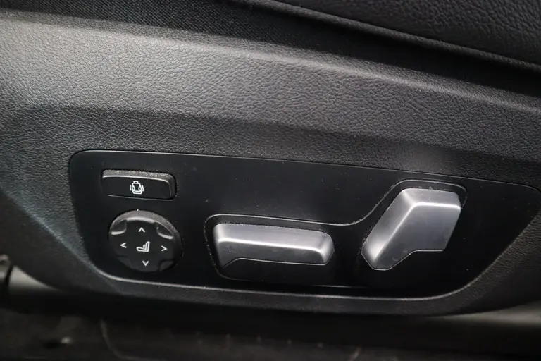 BMW 4 Serie Cabrio M440i xDrive High Executive 374 PK Navigatie 360Camera Volleder Apple carplay 19LMV Head up * 2e Paasdag zijn wij geopend van 12:00 tot 17:00uur! * afbeelding 9