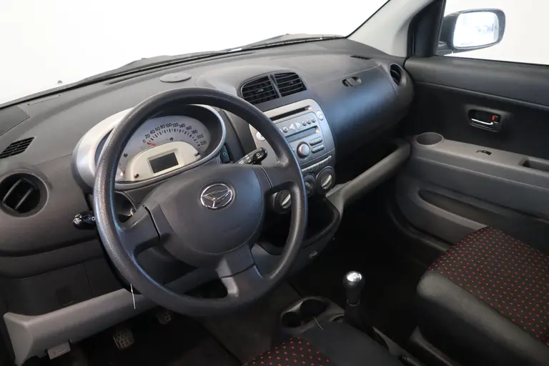 Daihatsu Sirion 2 1.3-16V Sport Airco 14 LMV CV afbeelding 6