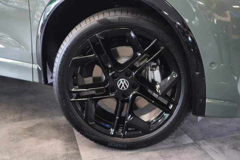 Volkswagen Tiguan 1.5 eHybrid R-Line Business Volleder IQ-light Panoramadak elec.Trekhaak afbeelding 6