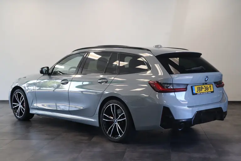 BMW 3 Serie Touring 320e Schuif/Kanteldak Harman Kardon Head-Up Elek. stoelen afbeelding 2