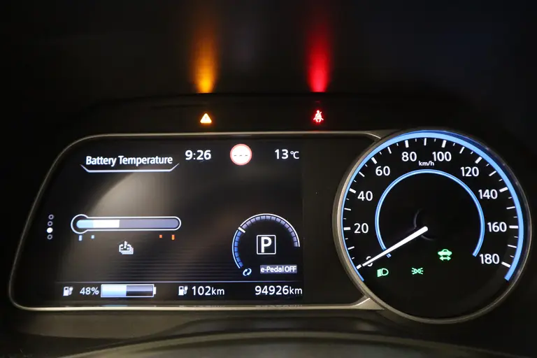 Nissan Leaf Acenta 40 kWh 150PK Navigatie, Cruise Control 360 Camera, 16LMV. Valt in de Subsidie regeling. * 2e Paasdag zijn wij geopend van 12:00 tot 17:00uur! * afbeelding 17