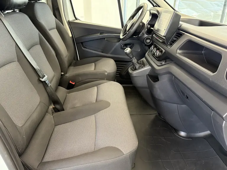 Renault Trafic 2.0 dCi 110 T29 L1H1 Comfort 3-Persoons Airco CruiseControl Navigatie afbeelding 21