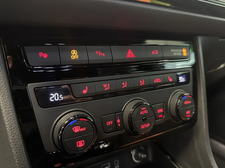 CUPRA Ateca 2.0 TSI 4DRIVE 300pk! Adaptive Cruise Navigatie Full-led !! 2e Pinksterdag zijn wij geopend van 12.00 tot 17.00u !! afbeelding 10