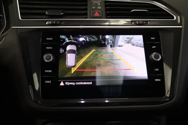 Volkswagen Tiguan 2.0 TSI 4Motion Highline Business R DSG Panoramadak Lane-Assist R-Line afbeelding 19