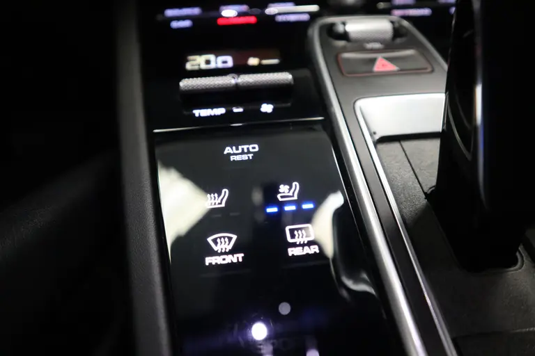 Porsche Cayenne 3.0 E-Hybrid BOSE Sport Chrono Leder Schuif/kanteldak Magnum afbeelding 24