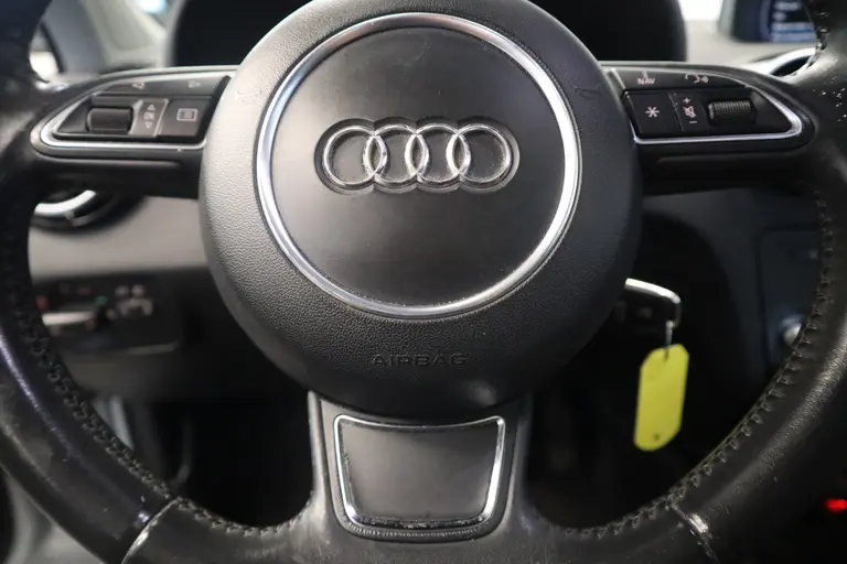 Audi A1 Sportback 1.2 TFSI Sport Edition 5-Drs. Navigatie Panoramadak afbeelding 11