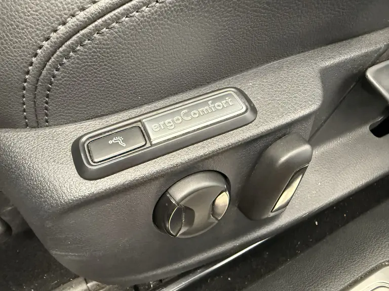 Volkswagen Passat Variant 1.5 TSI Highline Panoramadak Navigatie Full-led !! 2e Pinksterdag zijn wij geopend van 12.00 tot 17.00u !! afbeelding 19