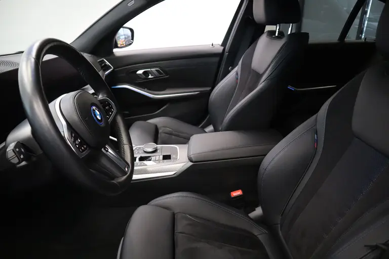BMW 3-serie 320e ACC PDC 19''LM NAP HI-Fi M-Sport 24 maanden garantie mogelijk (*vraag naar de voorwaarden) afbeelding 9